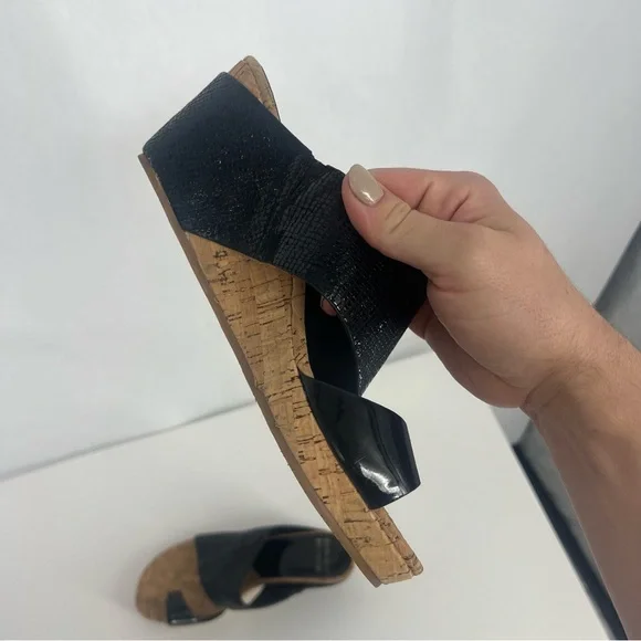 Donald Pliner Black Wedge Sandals Gretta - Picture 12 of 14